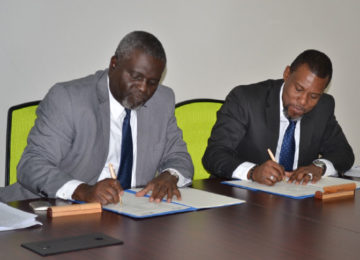 CARICAD CDEMA MOU signing