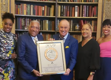 Sir-Royston-with-the-Six-Star-Diamond-Award